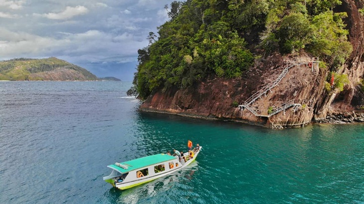 5 Kegiatan Seru di Kawasan Wisata Mandeh, Dijamin Enggak Mau Pulang
