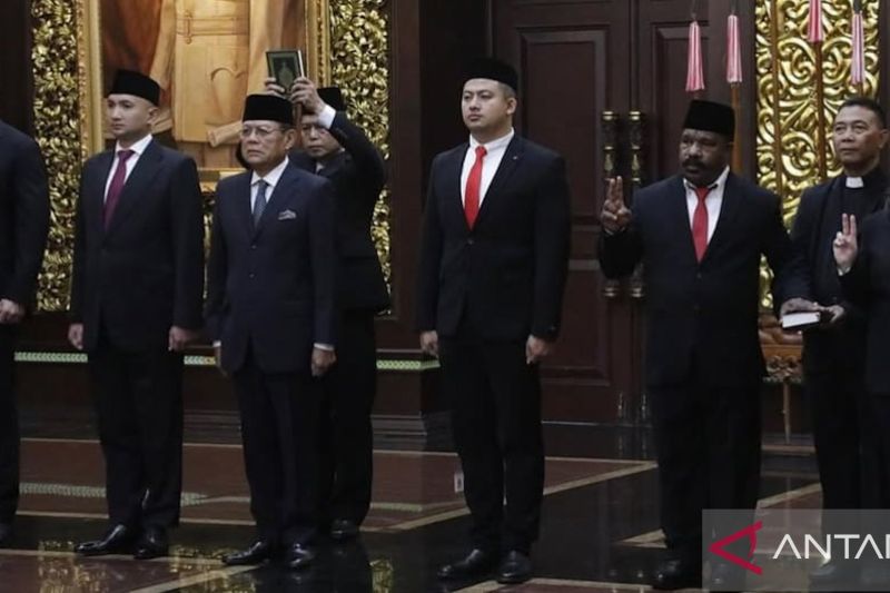 Pengangkatan Stafsus di Tengah Efisiensi Anggaran Bikin Rakyat Makin Ditindas, Lingkaran Lekuasaan Diperkaya