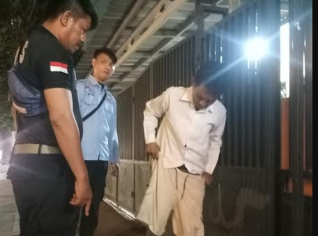 Pengemis yang Pura-Pura Buntung di Duren Sawit Digelandang ke Panti Sosial