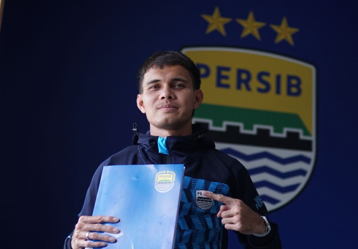 Eks Persija Rezaldi Hehanussa Terus Berkarier di Persib hingga 2026