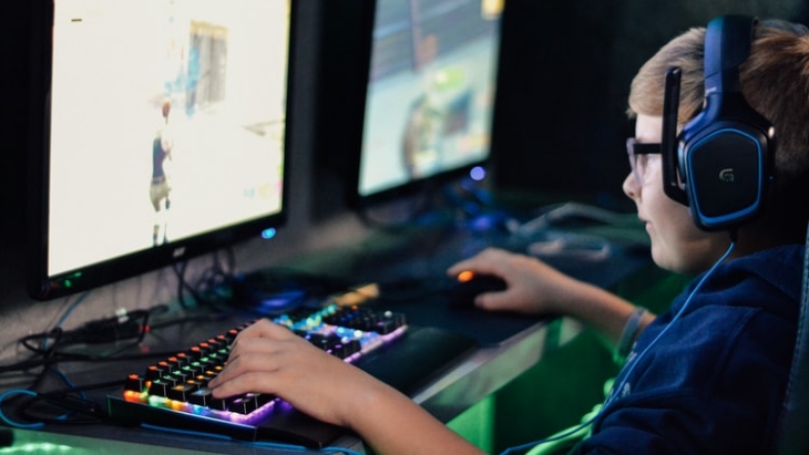 Tiongkok Batasi Anak di Bawah Umur Main Game Online