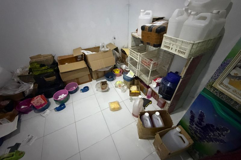 Raup Rp 50 Juta Sebulan, NS Belajar Bikin Kosmetik Bermerkuri dari YouTube Dijual di 3 Akun TikTok Ini!