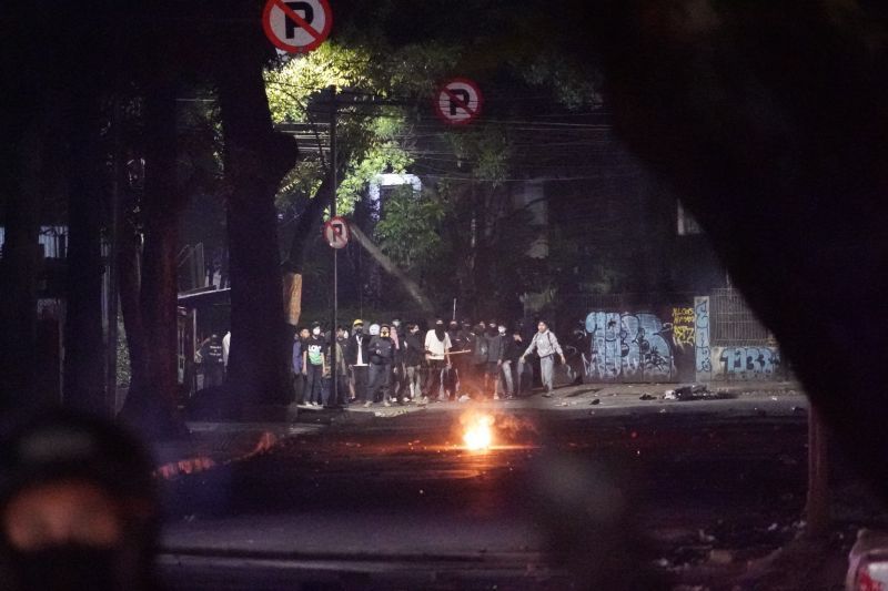 Polisi Tembaki Kampus Unpas - Unisba dengan Gas Air Mata, Ketua Komisi X DPR: Kami Sangat Menyesalkan Terjadinya Aksi Kekerasan