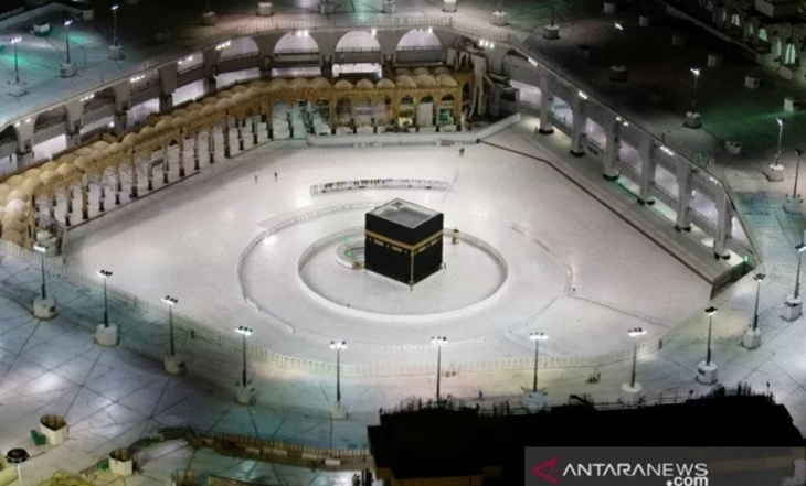 Masjidil Haram di Mekkah, Arab Saudi, salah satu tempat pelaksanaan prosesi ibadah haji, lengang di tengah merebaknya wabah COVID-19, Jumat (24/4/2020). (ANTARA FOTO/REUTERS/Yasser Bakhsh/pras.)