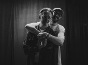 HONNE Sapa Kembali Penggemar Indonesia dalam Rangkaian Tur Dunia Album Terbarunya