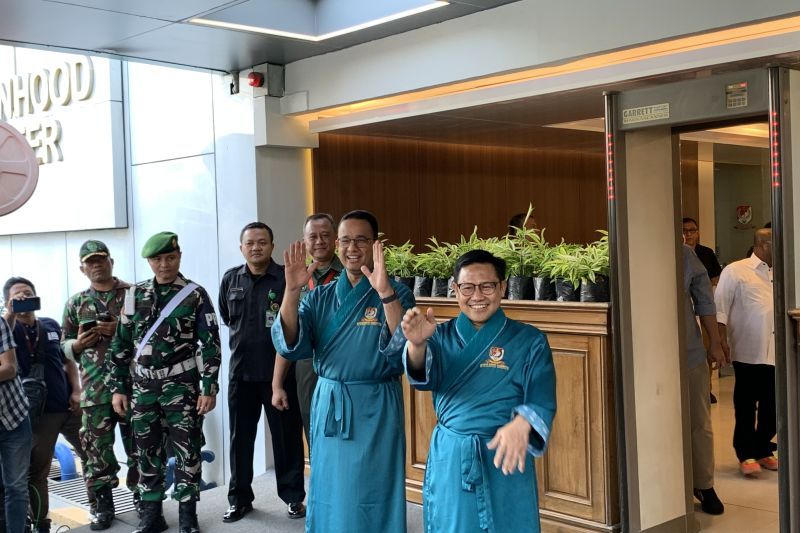  Pemeriksaan Kesehatan Pasangan AMIN Bisa Sampai 8 Jam