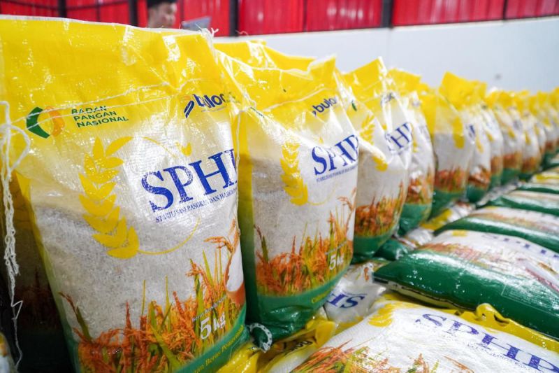 Mudahkan Pengawasan, Kemasan Beras SPHP Hanya Satu Warna dan Desain