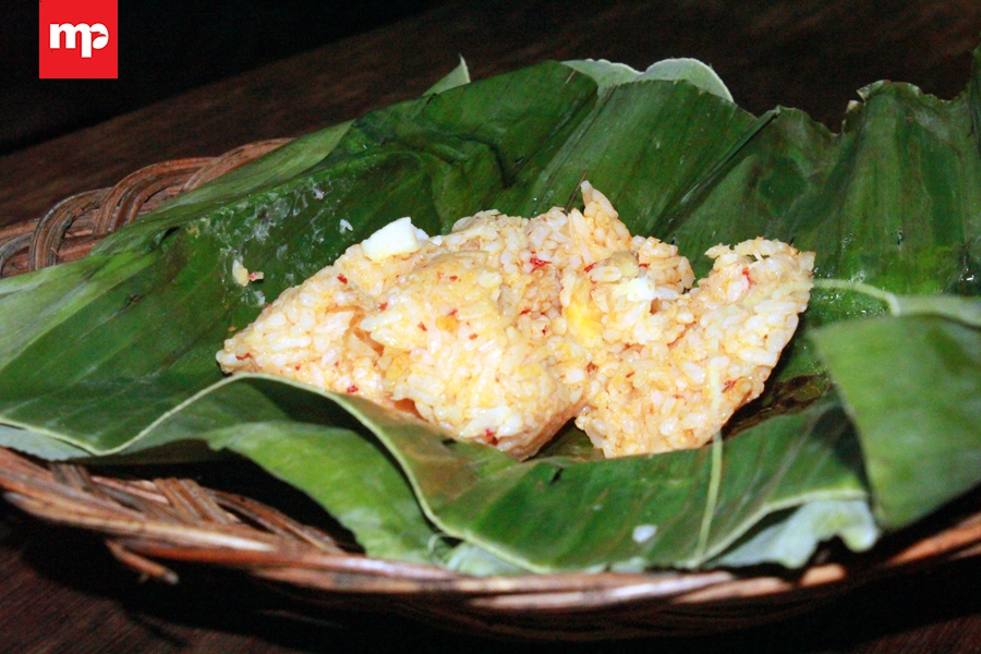 Pria Ini Pegang Resep Nasi Bakar Sumsum Legendaris Mang Puri