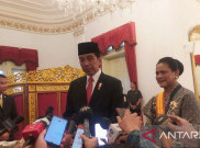 Jokowi Berikan Tanda Kehormatan untuk Iriana dan 17 Tokoh Lain