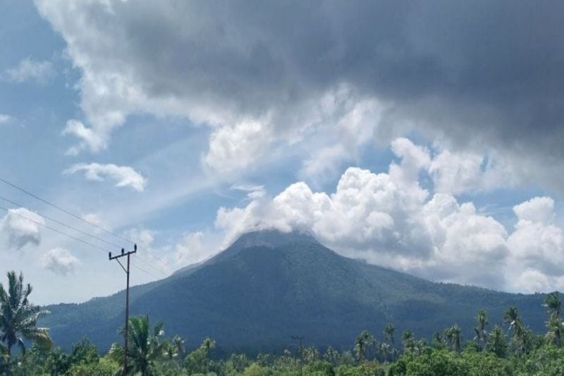 Status Gunung Lewotobi Laki-Laki Turun ke Level Siaga