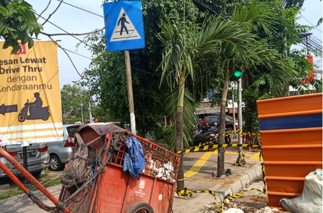 Pelanggaran di Trotoar Dibiarkan, Jangan Sampai Pejalan Kaki Bertarung dengan 'Predator'