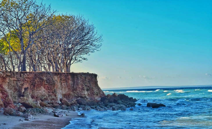 Pantai Kahuripan, Suaka Indah nan Tenang