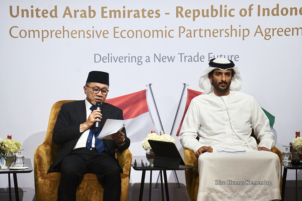 Menteri Perdagangan RI Zulkifli Hasan dan Menteri Ekonomi Uni Emirat Arab (UEA) Abdulla bin Touq Al Marri