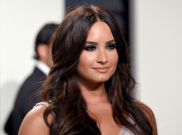 Demi Lovato Sebut Selena Gomez Wanita Kuat