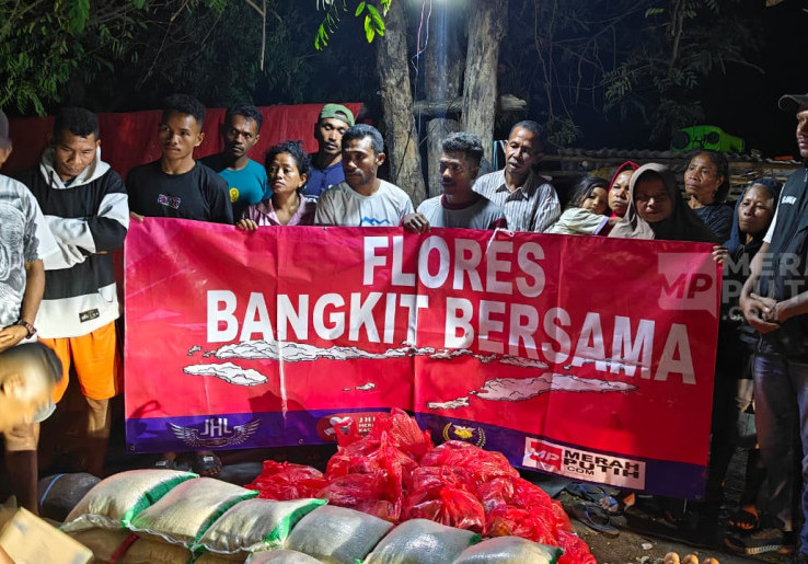 Hari Kelima, JHL Foundation Menembus Pelosok Flores hingga Tengah Malam