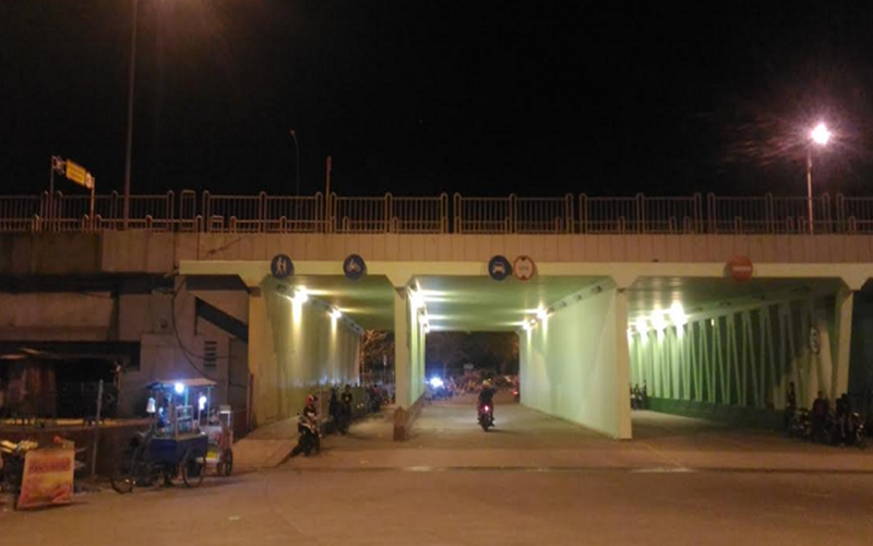 Sepeda Motor melintas di Tol Suramadu