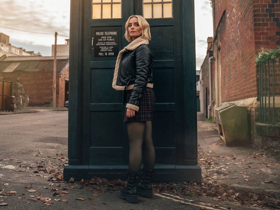Millie Gibson sudah menghabiskan satu musim di serial Doctor Who