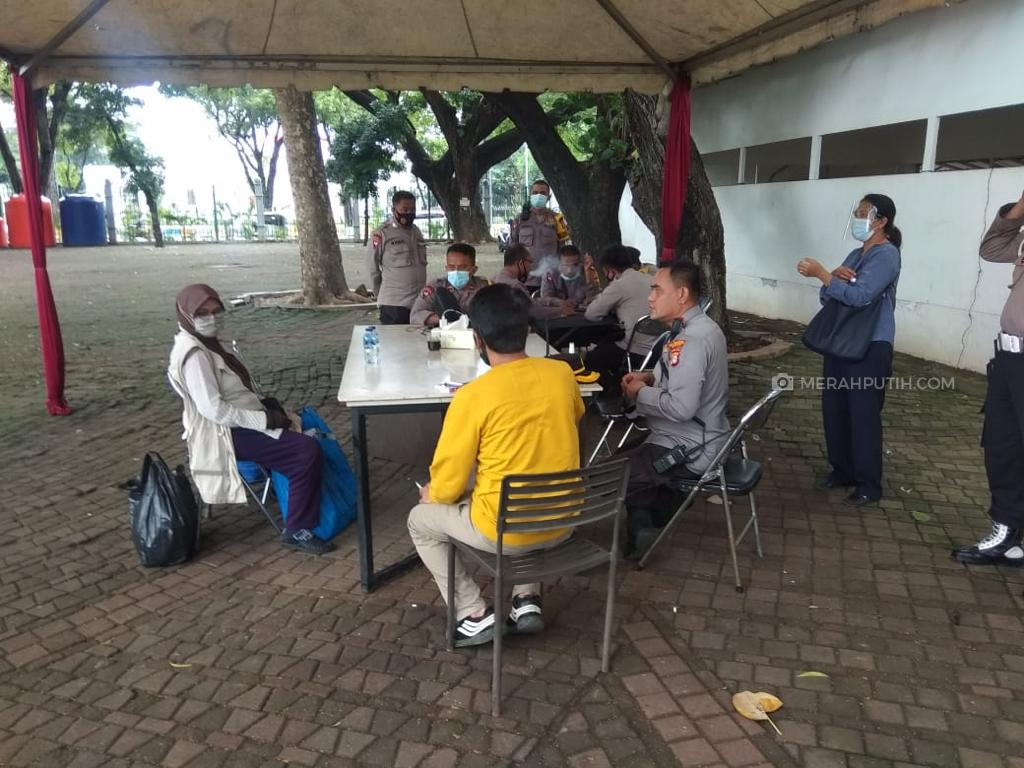 Hendak Masuk ke Istana saat Jokowi Divaksin, Wanita Paruh Baya Diamankan Polisi
