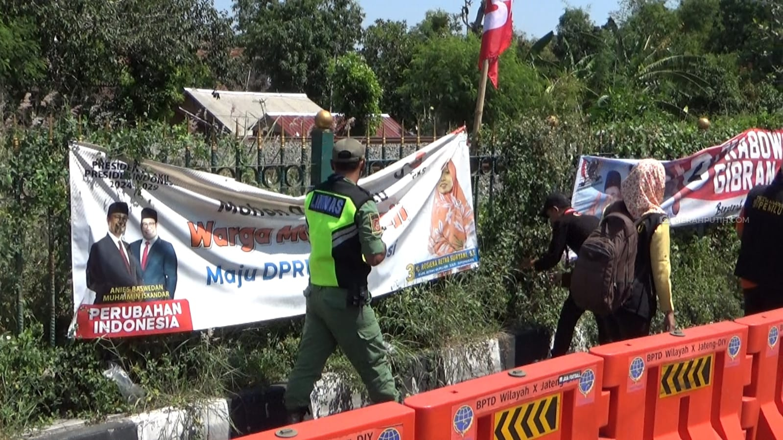 Satpol Pp Solo Tertibkan Ribuan Alat Peraga Kampanye Di Lokasi Terlarang Merahputih 