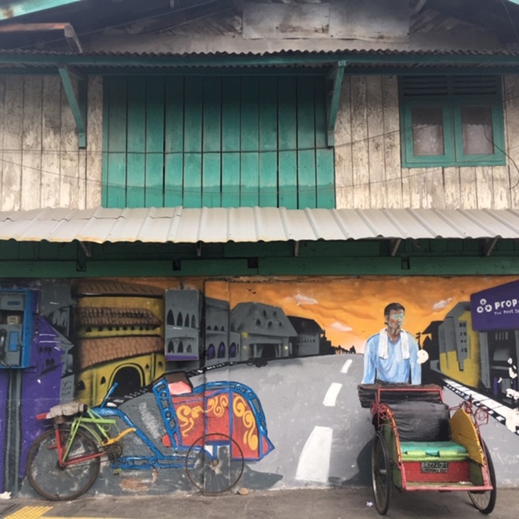 Mural di kawasan Penjaringan. (Foto:  instagram/lintangrowe)