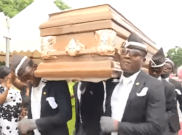 Dancing Pallbearers, Budaya Ghana Mengangkat Peti Mati Viral di Media Sosial 