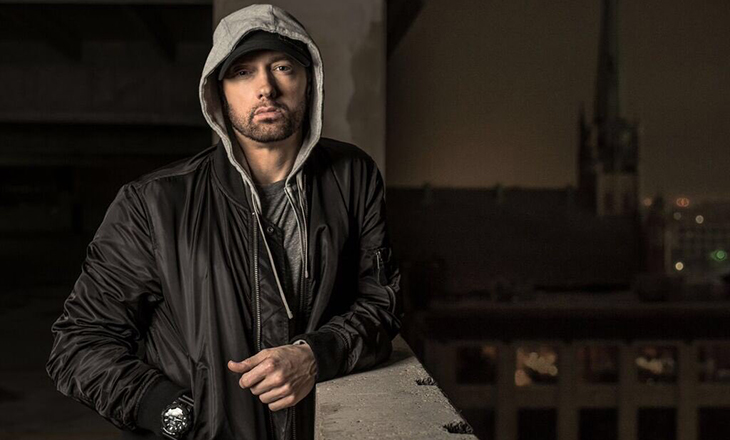 Eminem Sumbangkan Uang Perkara untuk Korban Badai