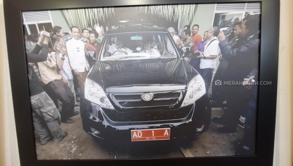 Pameran Foto 44 Tahun Perjalanan FX Rudy Mengabdi, Gibran Kenang Jokowi Naik Esemka