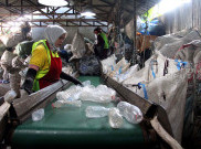 Menilik Koperasi Pemulung Berdaya Daur Ulang 120 Ton Sampah Botol Plastik Jadi Bernilai Ekonomis