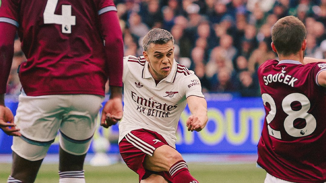 Arsenal Menang Dramatis 1-0 atas West Ham, Kontroversi VAR Kembali Terjadi