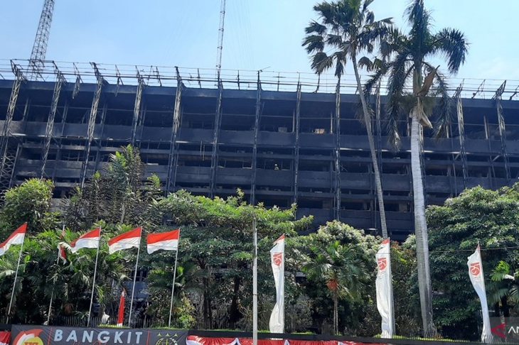 Kondisi gedung utama Kejaksaan Agung di Jalan Sultan Hasanuddin, Kota Jakarta Selatan, usai terbakar, Ahad (23/8/2020). (ANTARA/Laily Rahmawaty)