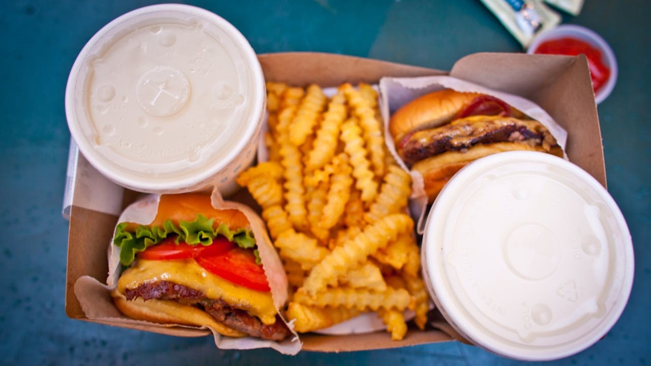 Junk Food Dapat Memicu Kanker, Apa Penyebabnya?