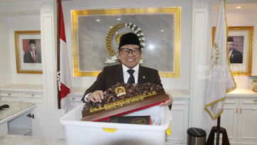 Cak Imin Kemasi Barang dari DPR usai Mengabdi 20 Tahun Jadi Legislator
