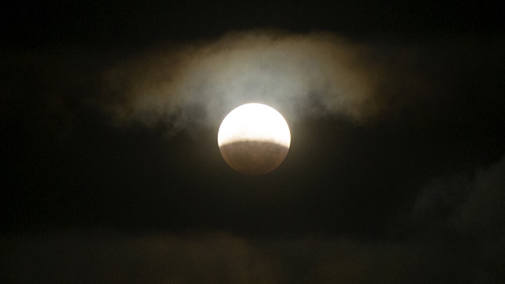 Super Blood Moon di Tangerang, Banten (Antara Foto/Ismar Patrizki)