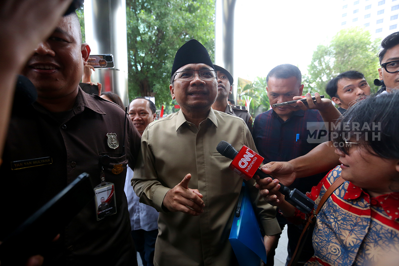 Mantan Menteri Agama Yaqut Cholil Qoumas Hadiri Pemeriksaan KPK 