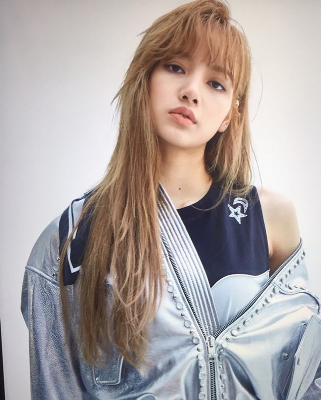 Lisa BLACKPINK