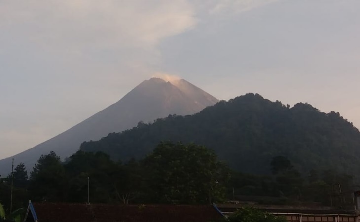 Gunung Merapi kembali luncurkan awan panas