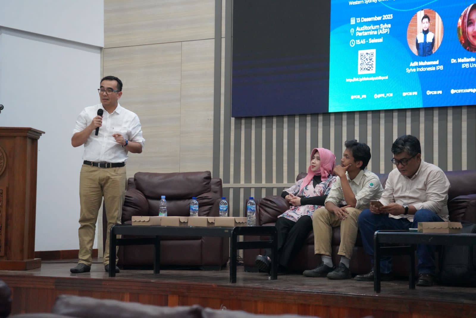 Milenial dan Gen Z Harus Bergerak Selamatkan Demokrasi