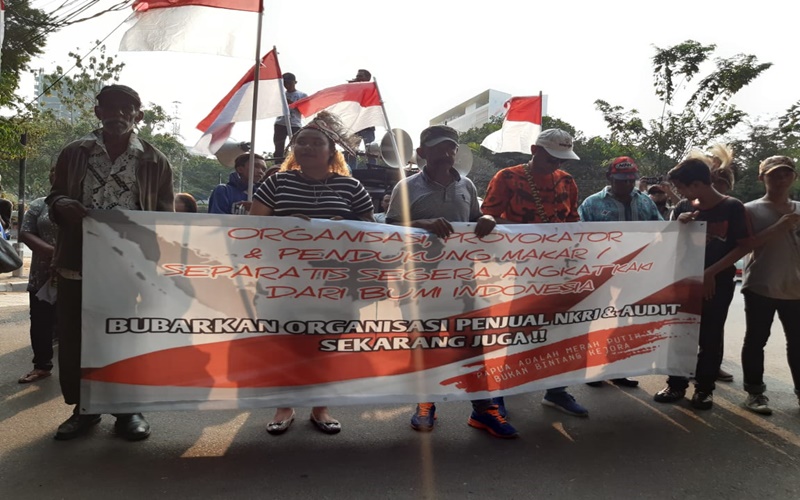 Massa SPP juga mempertanyakan sikap LBH terhadap NKRI 