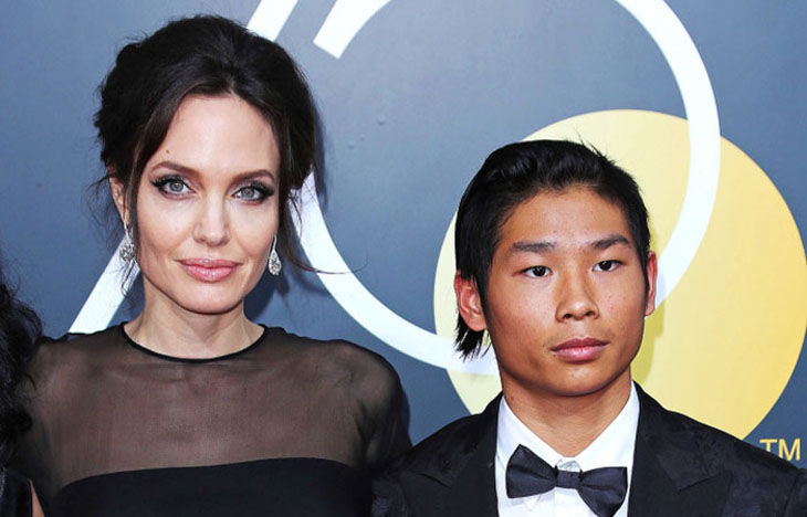 Tambah Tua, Angelina Jolie Santai