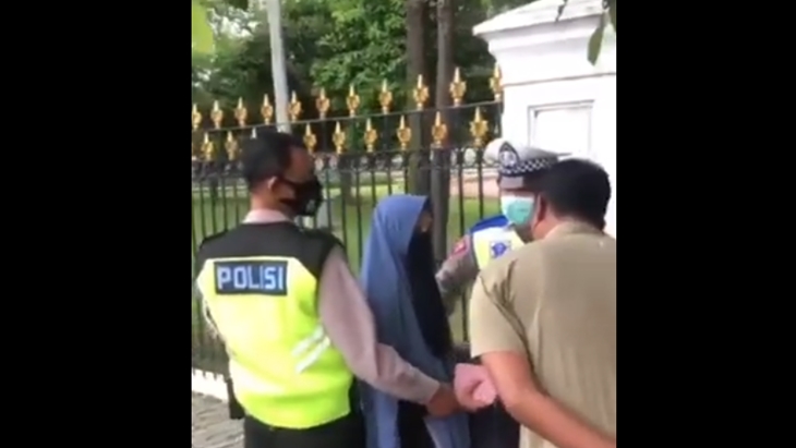 Guru dari Perempuan Penerobos Istana Jadi Tersangka Kasus Terorisme