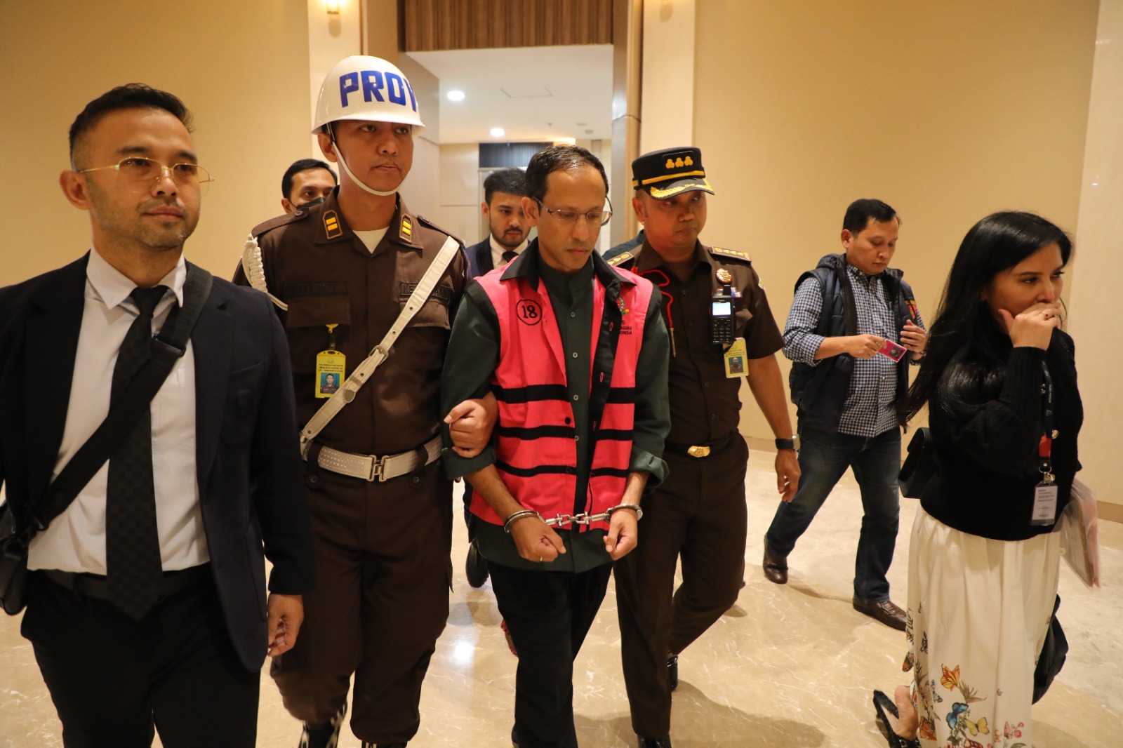 Dirawat di Rumah Sakit, Nadiem Makarim Tetap Diborgol dan Dijaga Petugas Kejagung
