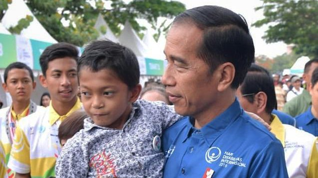 Presiden Jokowi Terima Gelar Datuk Seri Setia Negara