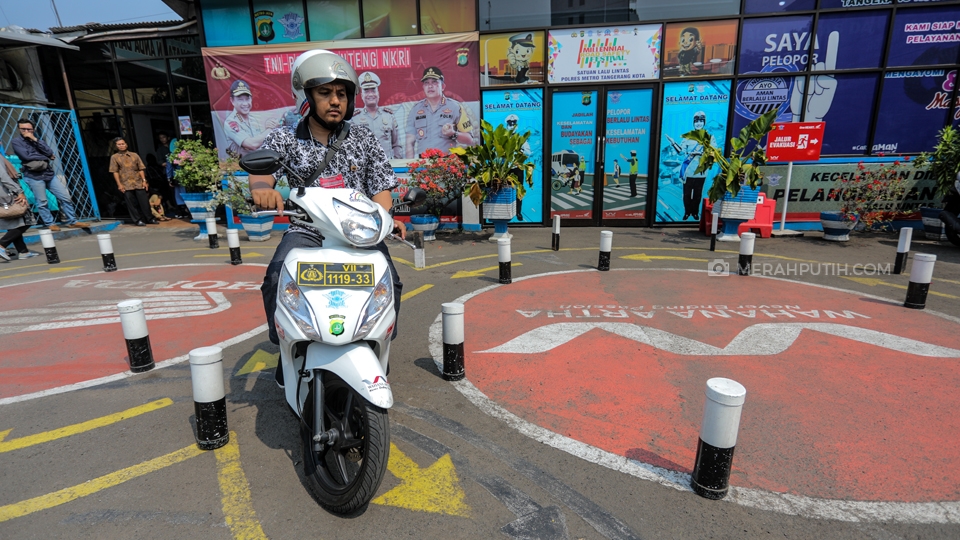 Polda Metro Sosialisasi Penghapusan Ujian Praktik SIM Sepeda Motor Lintasan Zig-zag