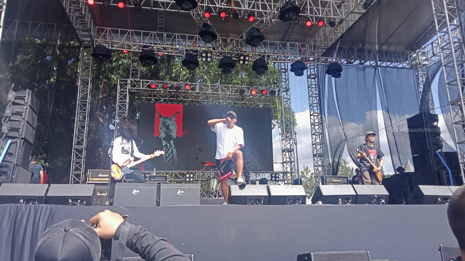band serigala