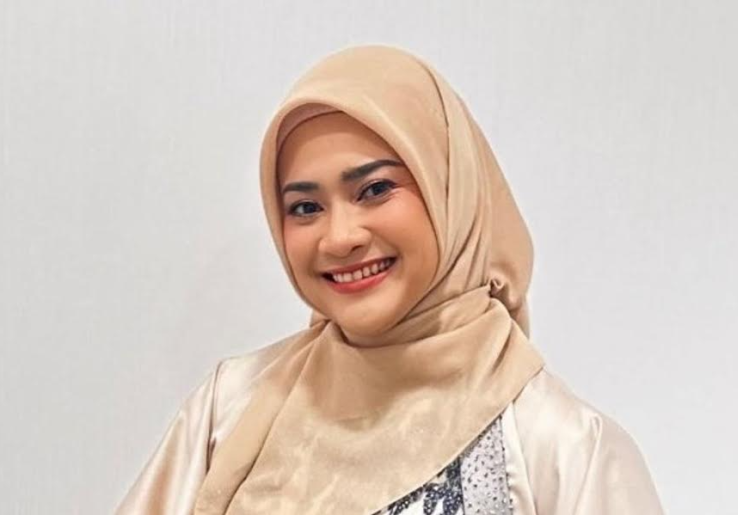 Lirik Lagu 'Terhanyut dalam Kemesraan', Tembang Milik Ikke Nurjanah yang Viral Usai Dinyanyikan Lesti