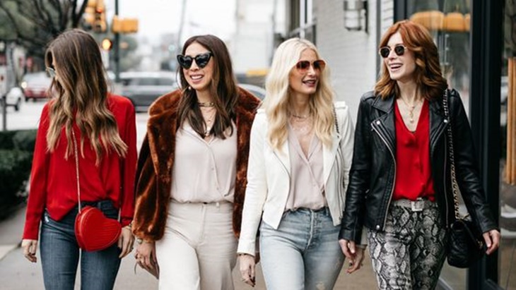 5 Ide Outfit untuk Kencan Virtual di Hari Valentine