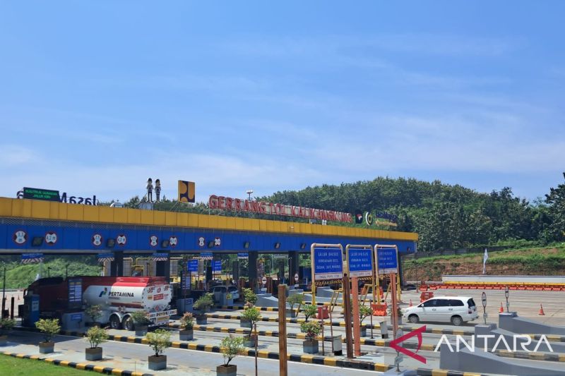  Mulai Padat, Gerbang Tol Kalikangkung Dilalui 1.300 Kendaraan Per Jam