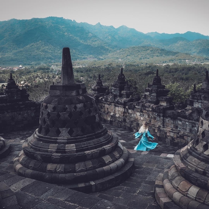 Borobudur merupakan monumen Buddha terbesar di dunia. (Foto: instagram.com/anastasia_yankova)