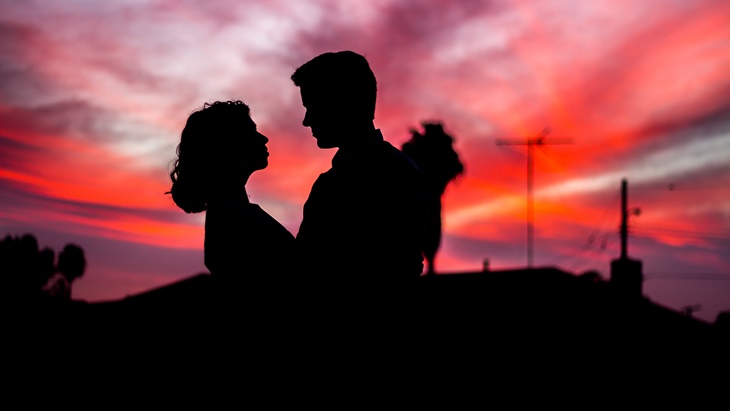 Yakinkan Pasangan untuk Mencoba Hal Baru di Ranjang