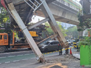 Truk Tabrak JPO Tendean Bawa Alat Berat dari Summarecon ke Kejagung, Sopir Belum Kenal Jalan